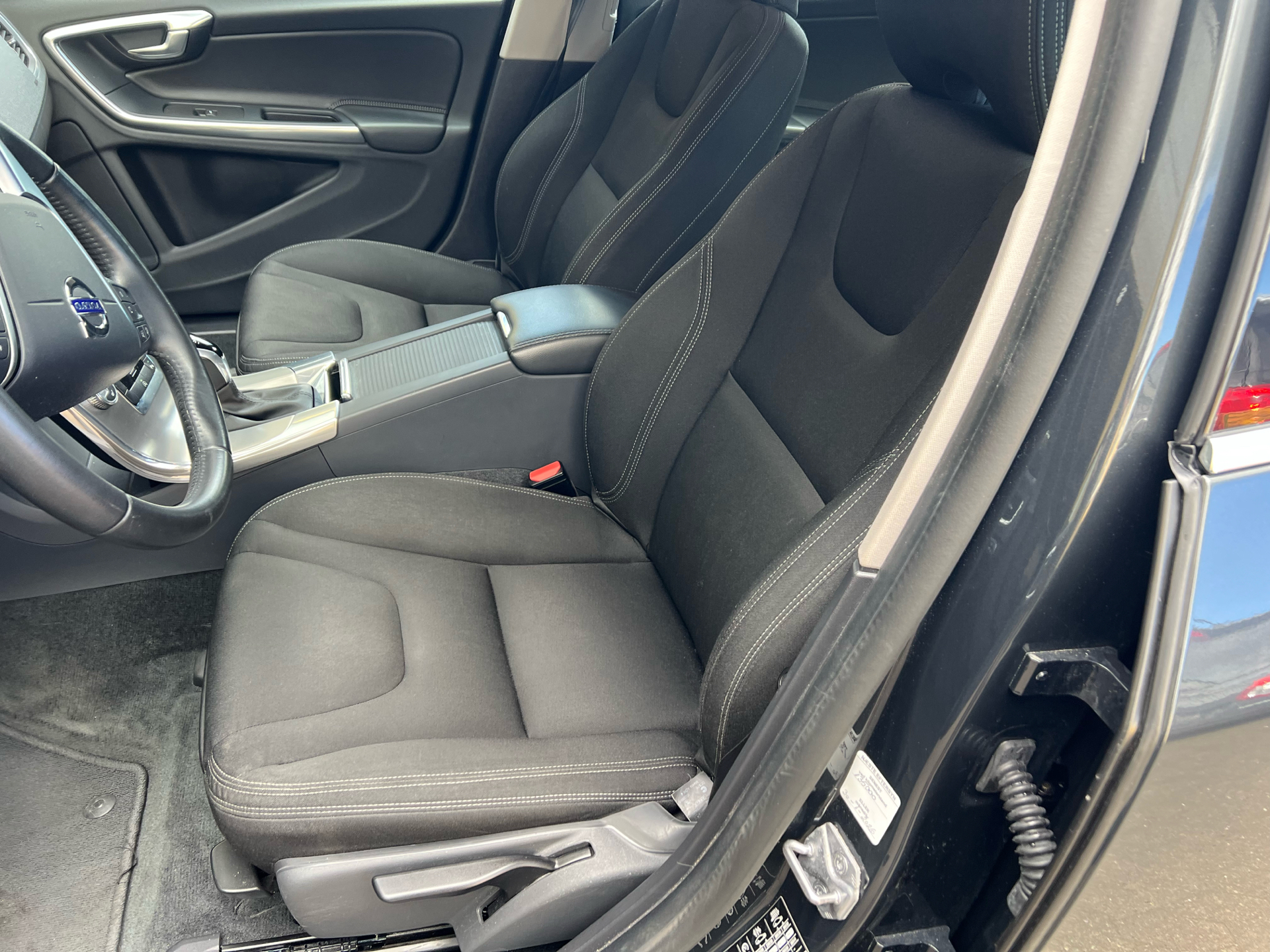 Billede af Volvo V60 2,0 T4 Momentum 190HK Stc 6g Aut.