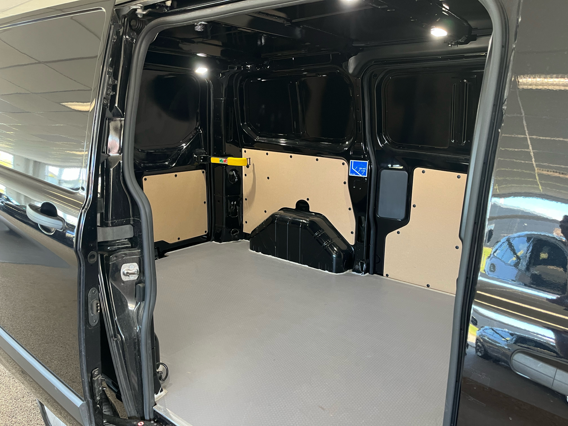 Billede af Ford Transit Custom 300 L1H1 2,0 TDCi Trend 130HK Van 6g Aut.