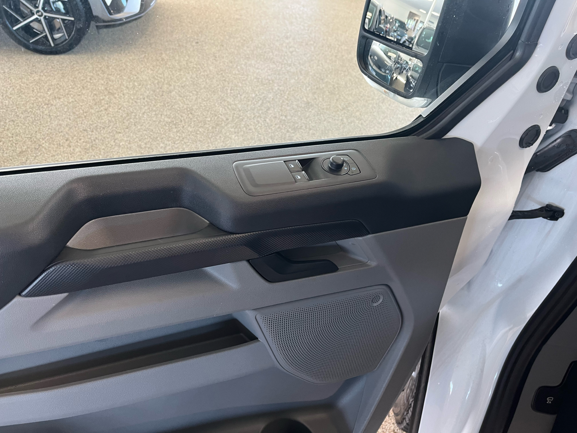 Billede af Ford Transit Custom 300 L2H1 2,0 EcoBlue Trend 136HK Van 8g Aut.