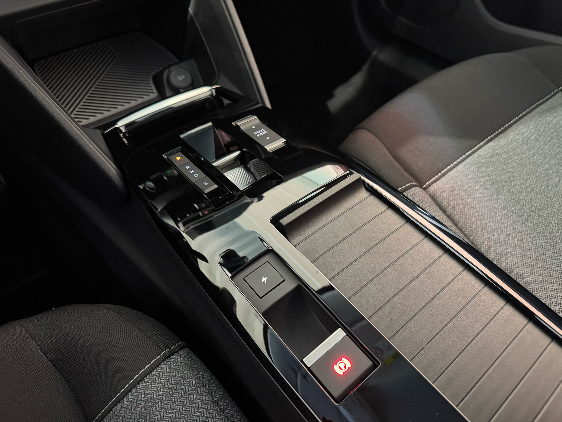 Billede af Citroën e-C4 EL You! 136HK 5d Aut.