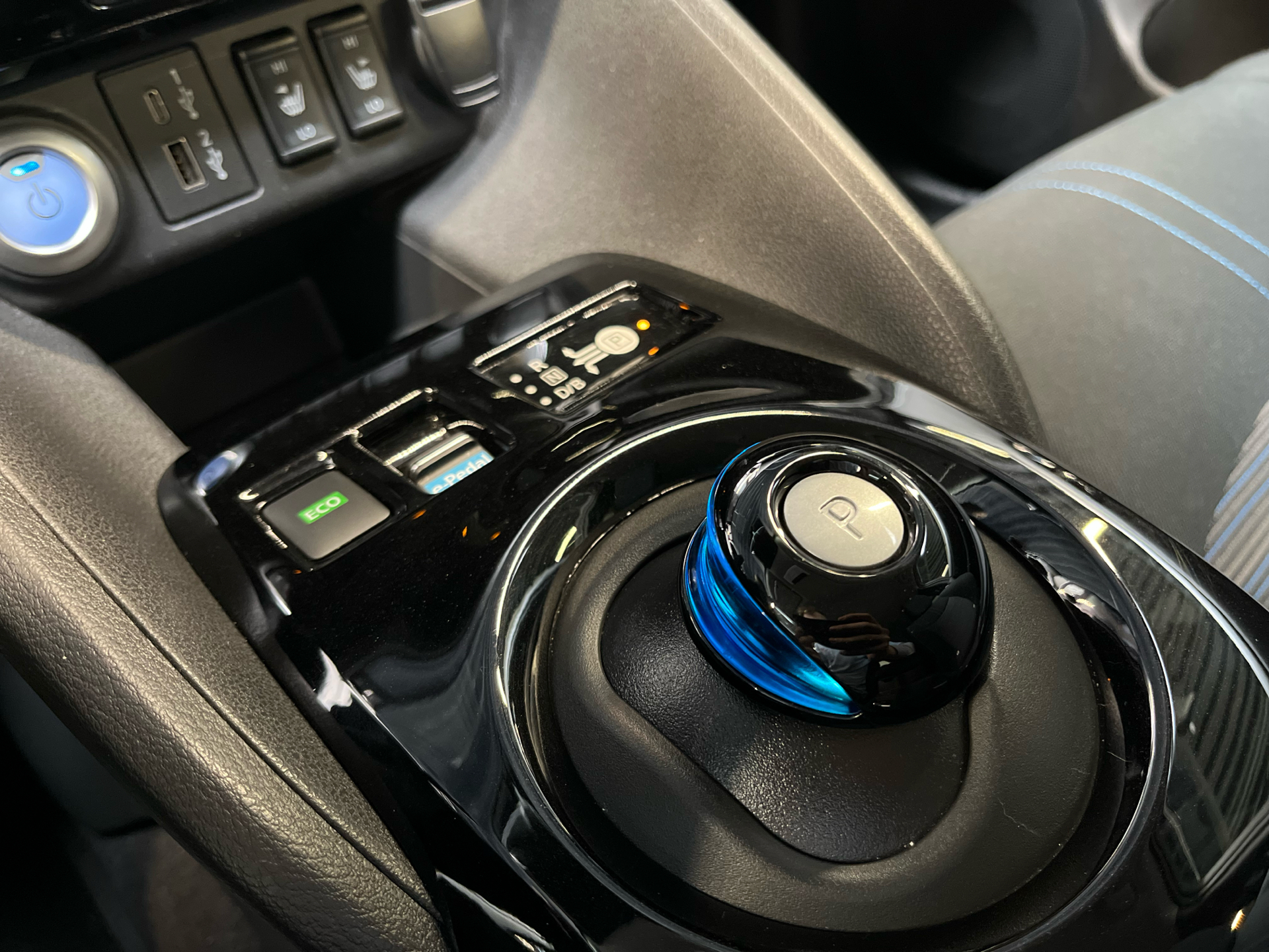 Billede af Nissan Leaf EL N-Connecta 40 kWh 150HK 5d Aut.