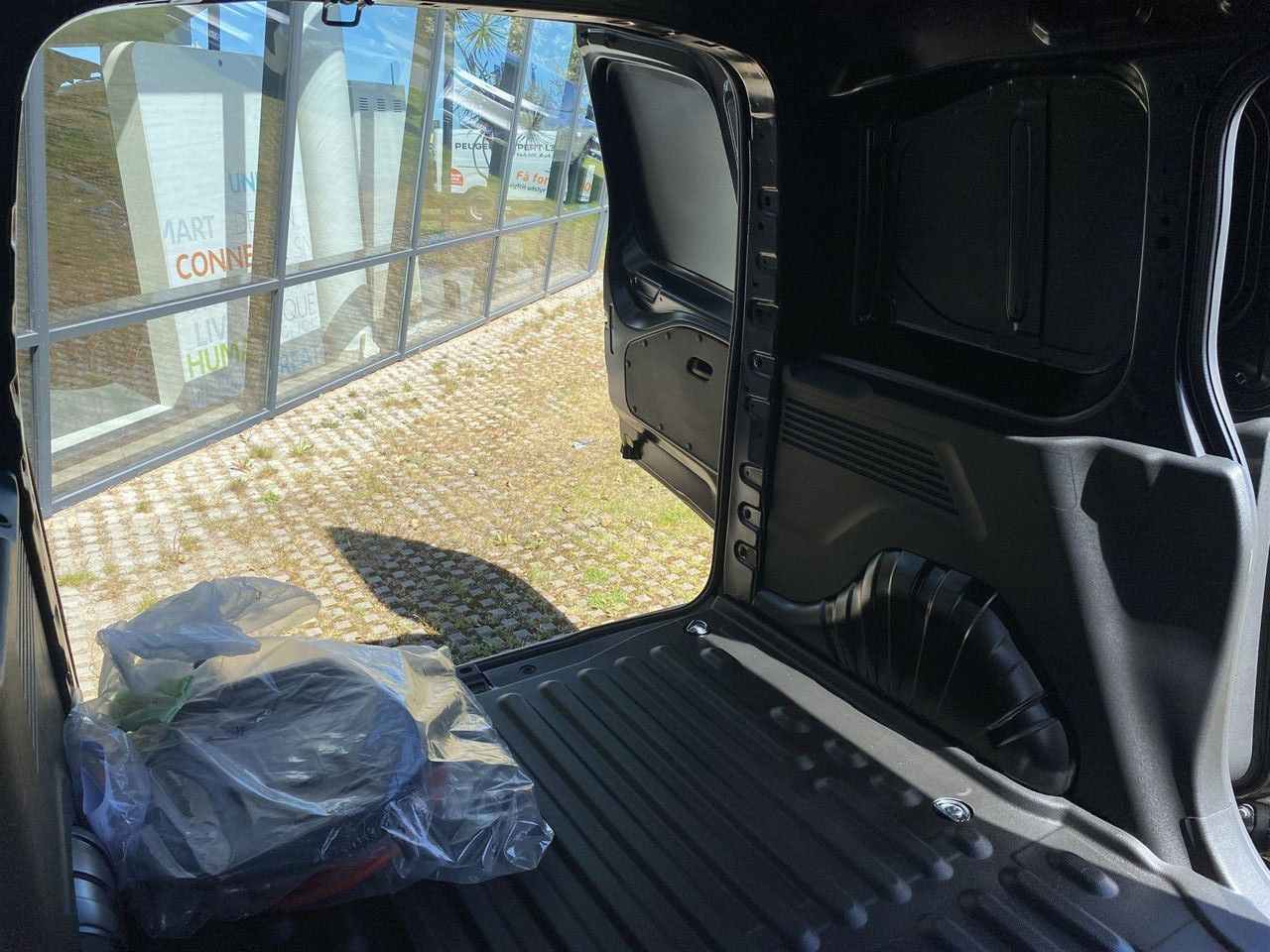 Billede af Peugeot e-Partner L1 V2 EL Plus 136HK Van Aut.