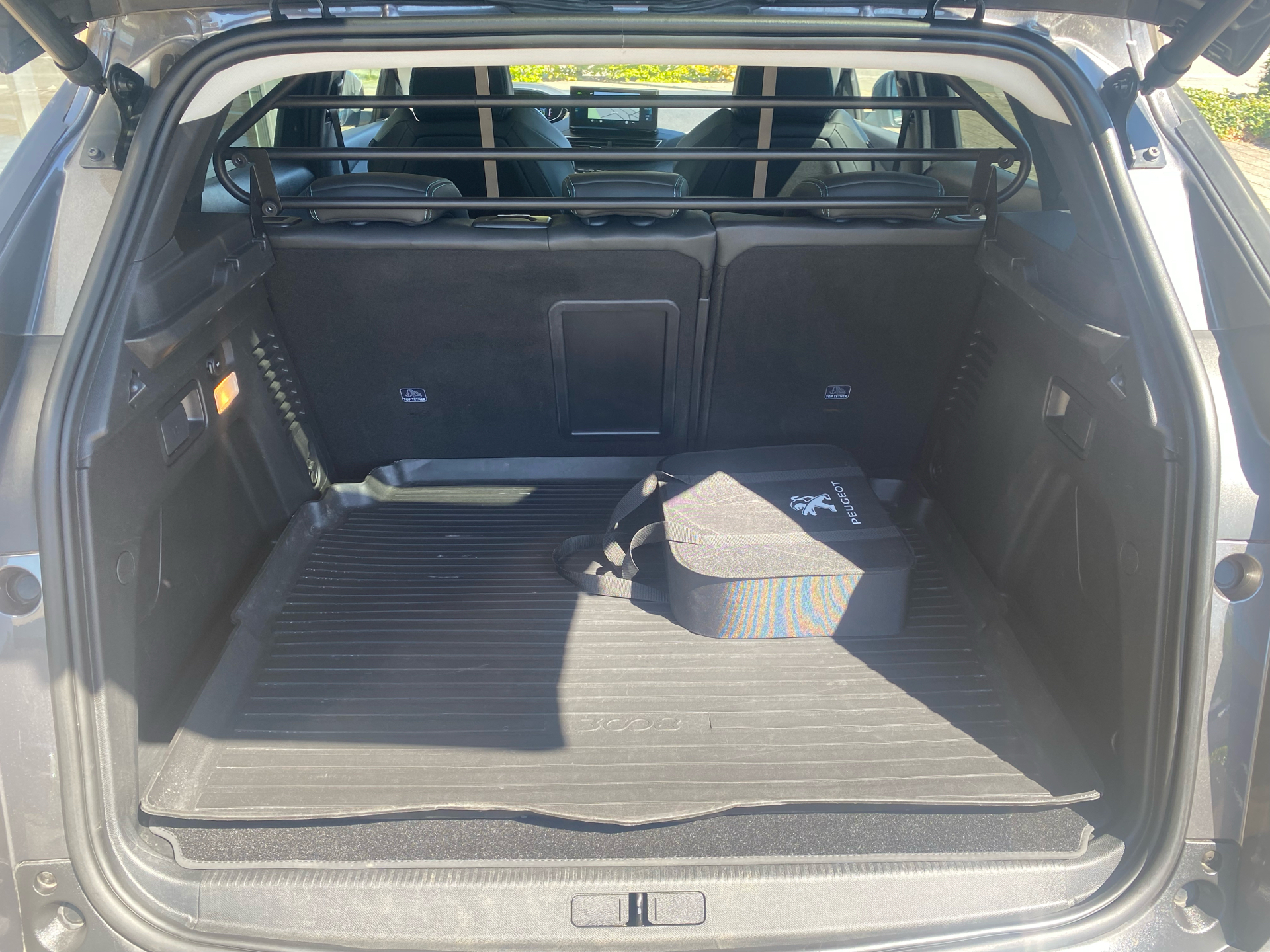 Billede af Peugeot 3008 1,6 PureTech  Plugin-hybrid Allure Pack EAT8 225HK 5d 8g Aut.