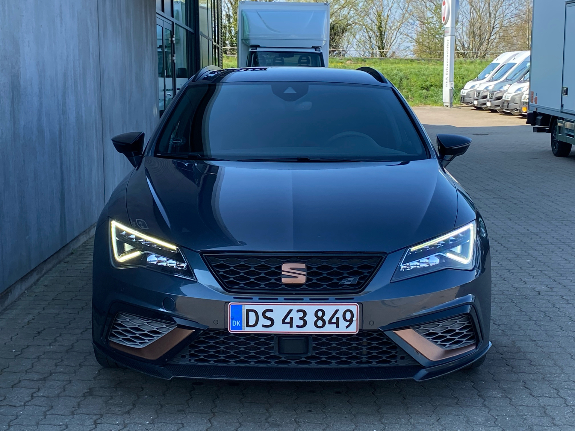 Billede af Seat Leon Sportstourer 2,0 TSI Cupra Start/Stop 4X4 DSG 300HK Stc 6g Aut.
