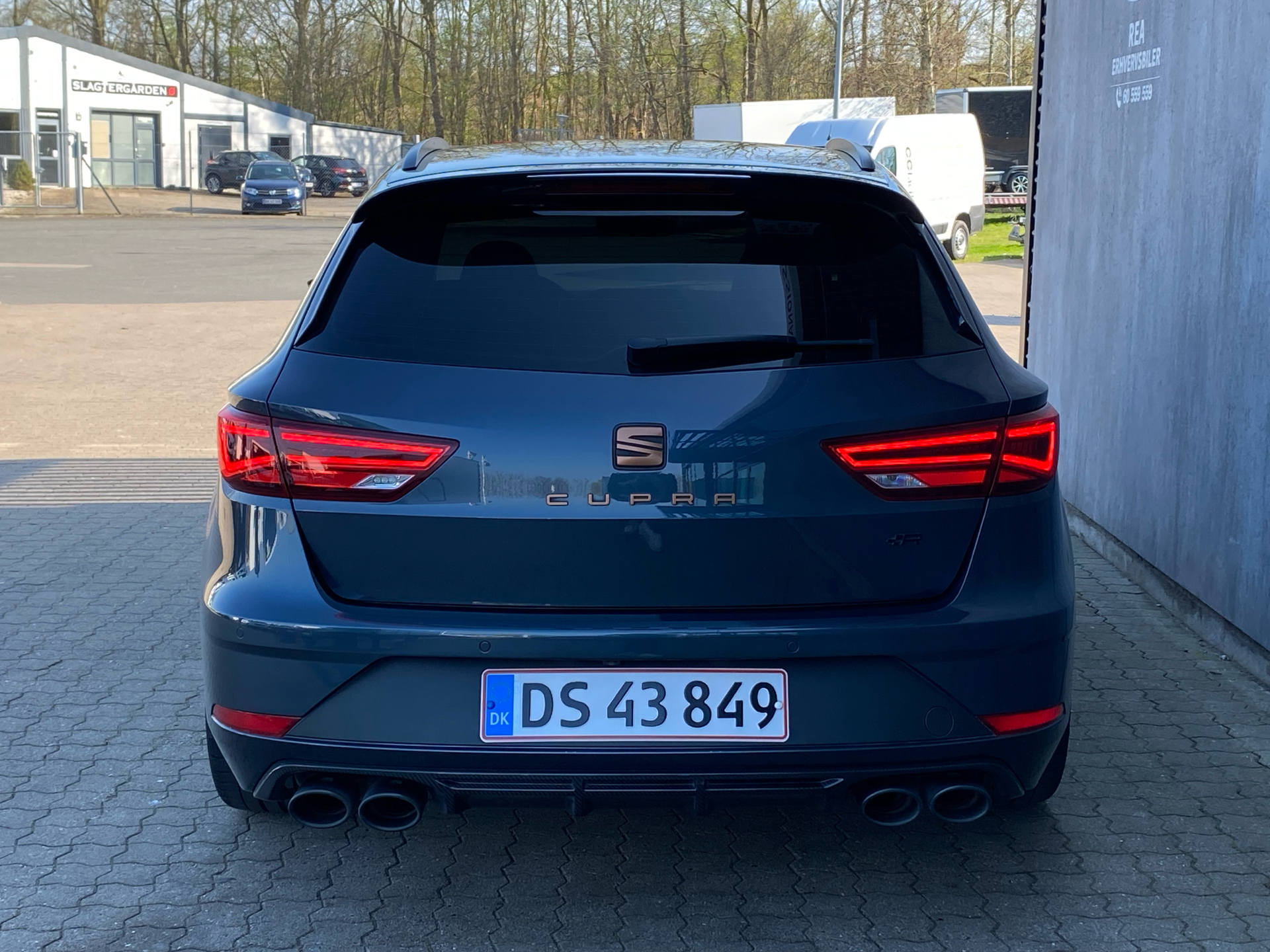 Billede af Seat Leon Sportstourer 2,0 TSI Cupra Start/Stop 4X4 DSG 300HK Stc 6g Aut.