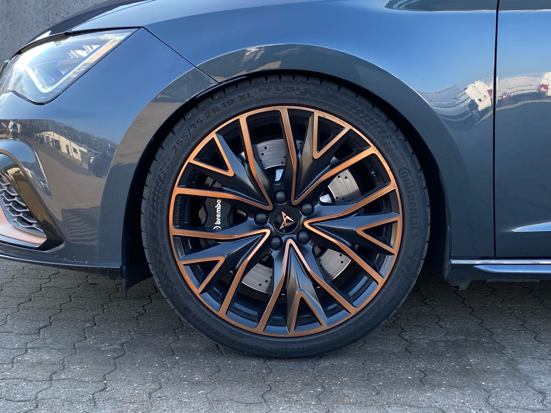 Billede af Seat Leon Sportstourer 2,0 TSI Cupra Start/Stop 4X4 DSG 300HK Stc 6g Aut.