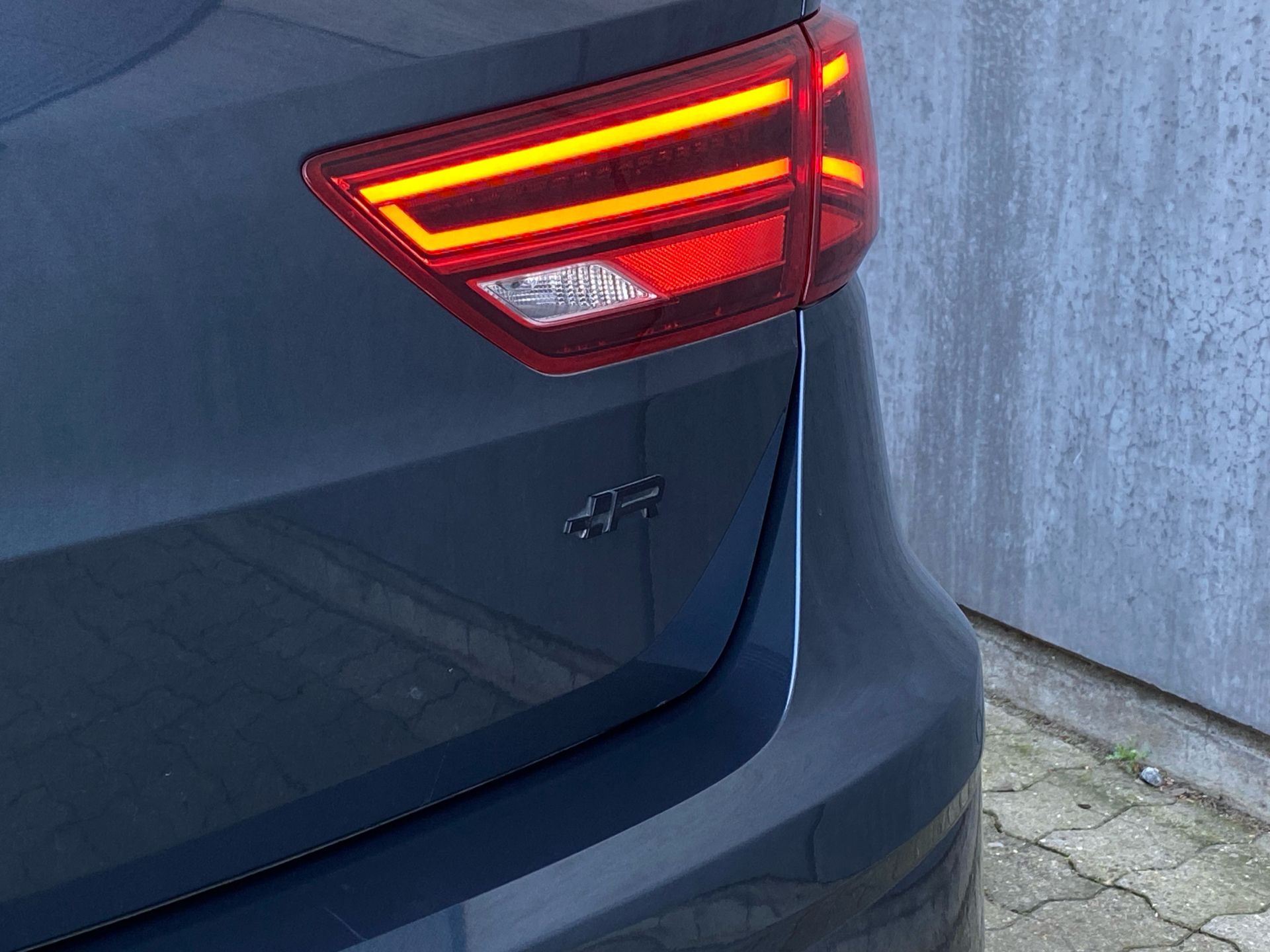 Billede af Seat Leon Sportstourer 2,0 TSI Cupra Start/Stop 4X4 DSG 300HK Stc 6g Aut.
