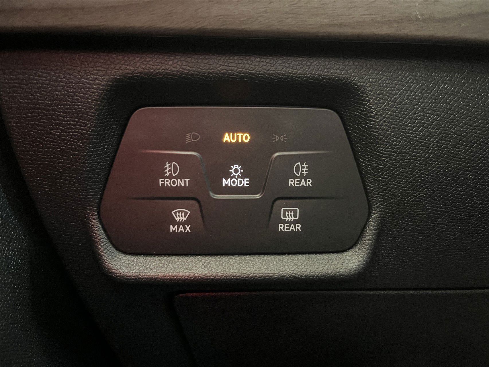 Billede af Seat Leon 1,4 e-Hybrid Xcellence DSG 204HK 5d 6g Aut.