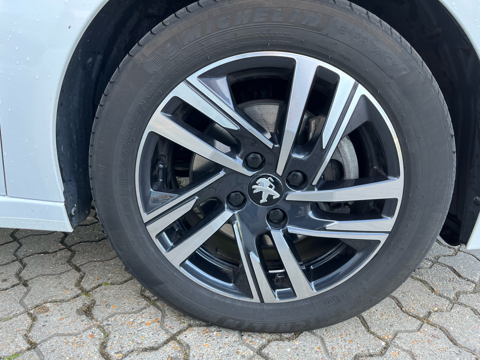 Billede af Peugeot 208 1,2 PureTech Allure Pack 100HK 5d 6g