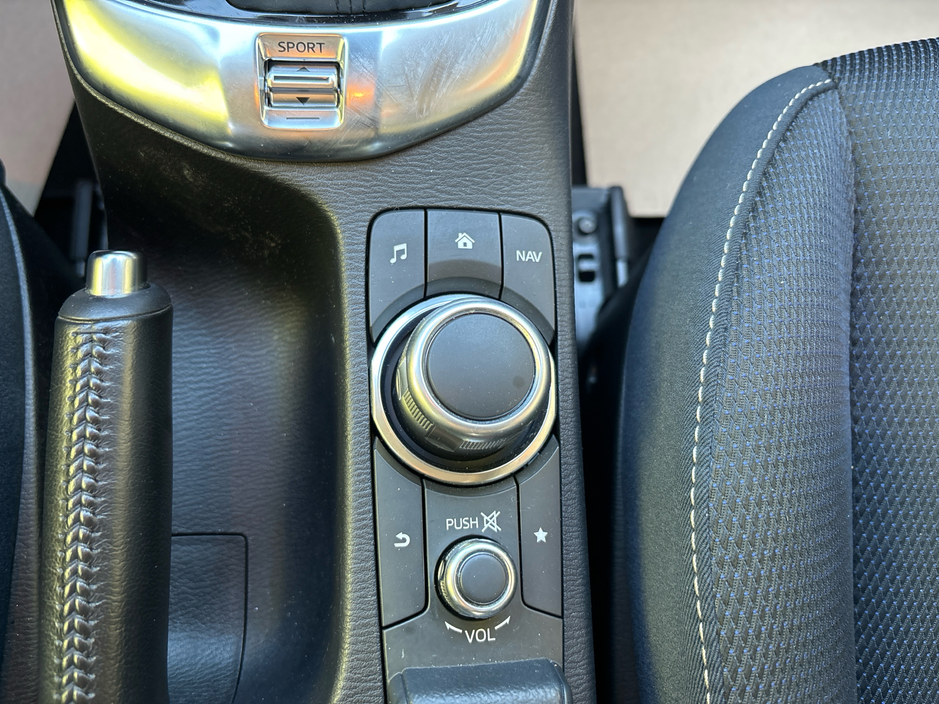 Billede af Mazda 2 1,5 Skyactiv-G Cosmo 90HK 5d 6g Aut.