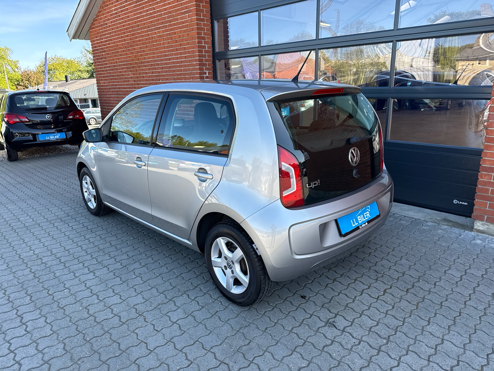 Billede af VW up 1,0 MPI Move ASG 75HK 5d Aut.