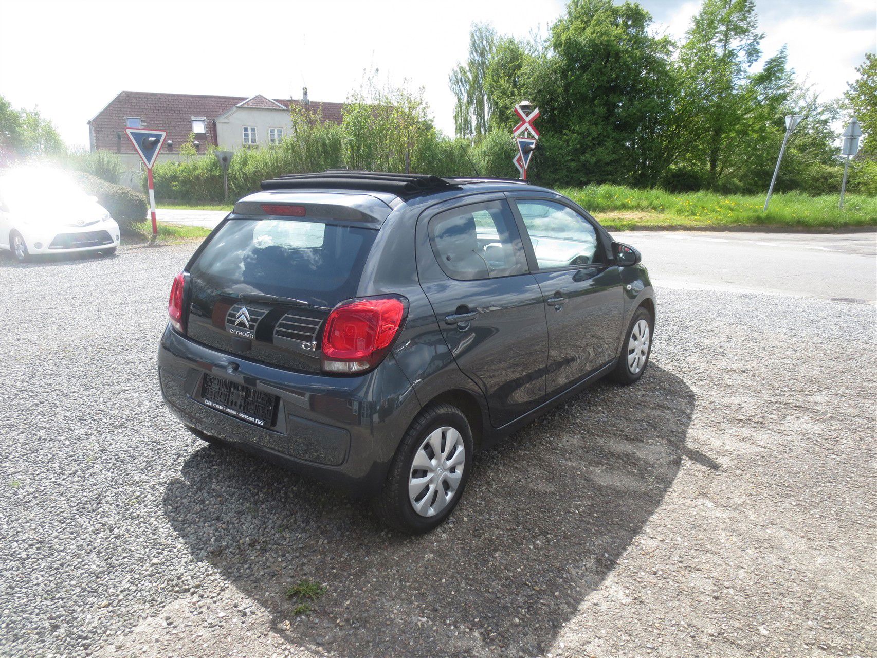Billede af Citroën C1 1,0 VTi Extravaganza start/stop 68HK 5d