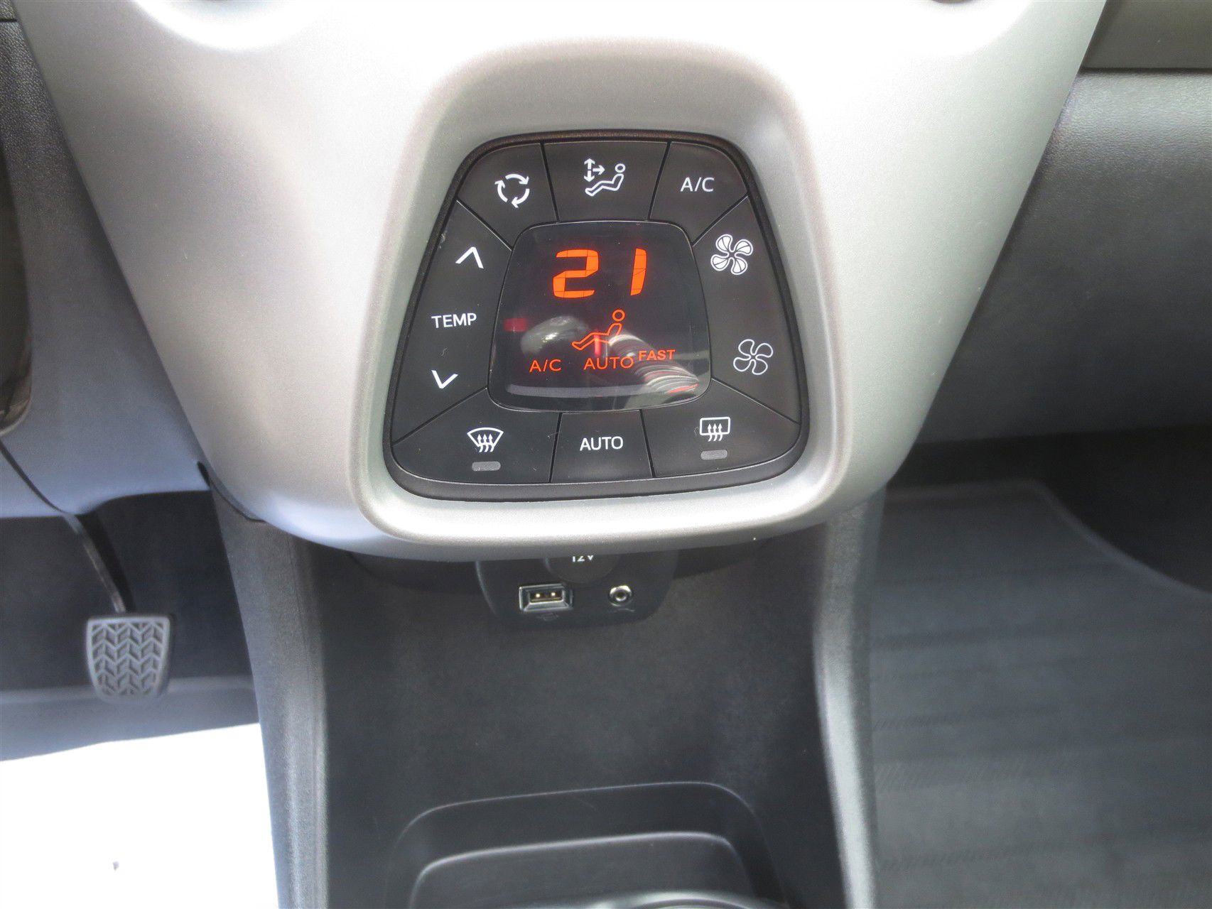 Billede af Citroën C1 1,0 VTi Extravaganza start/stop 68HK 5d