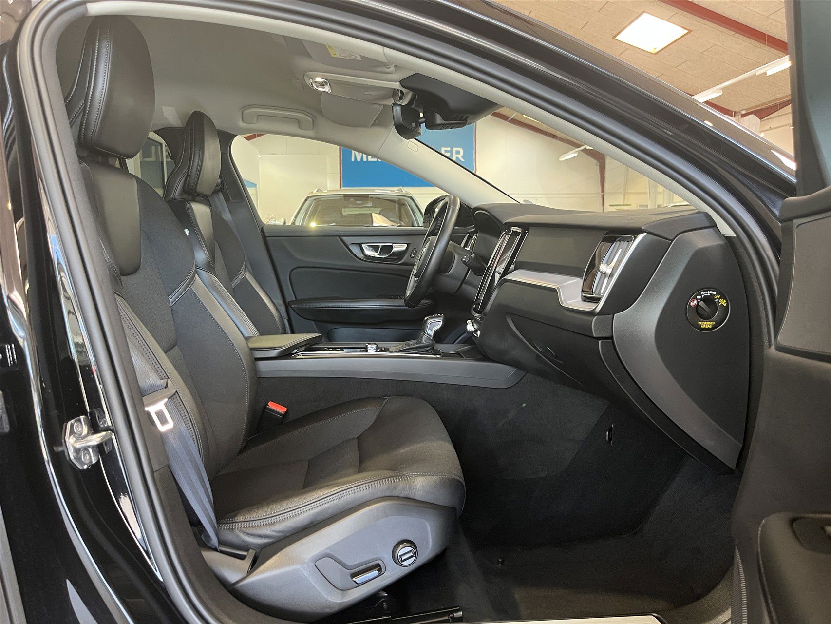 Billede af Volvo V60 2,0 D4 Momentum 190HK Van 8g Aut.