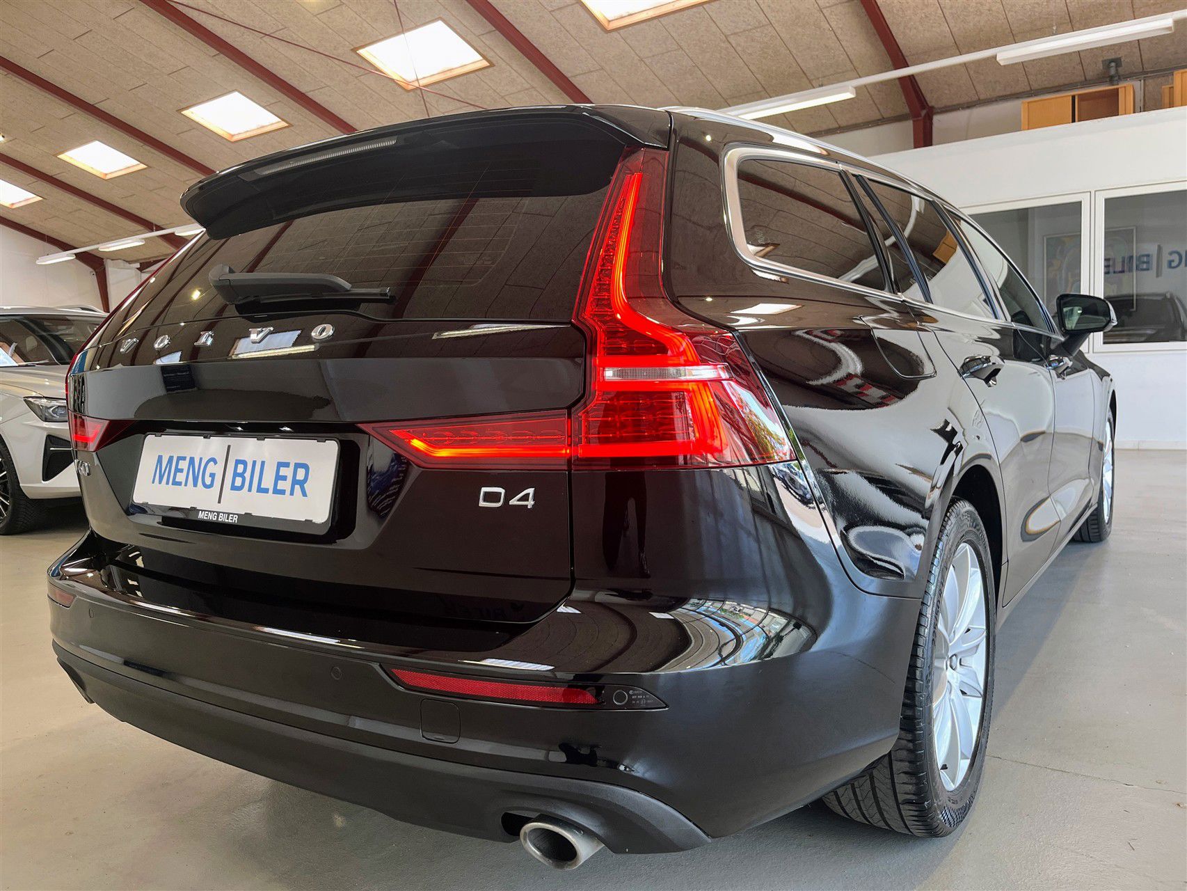 Billede af Volvo V60 2,0 D4 Momentum 190HK Van 8g Aut.
