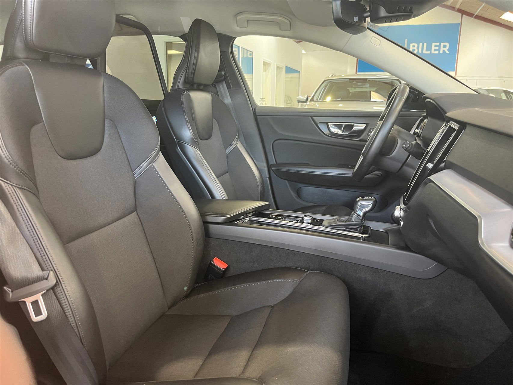 Billede af Volvo V60 2,0 D4 Momentum 190HK Van 8g Aut.