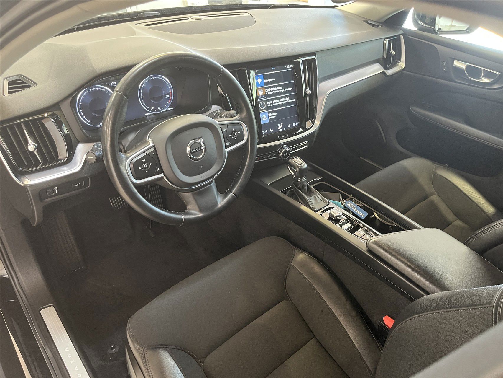 Billede af Volvo V60 2,0 D4 Momentum 190HK Van 8g Aut.