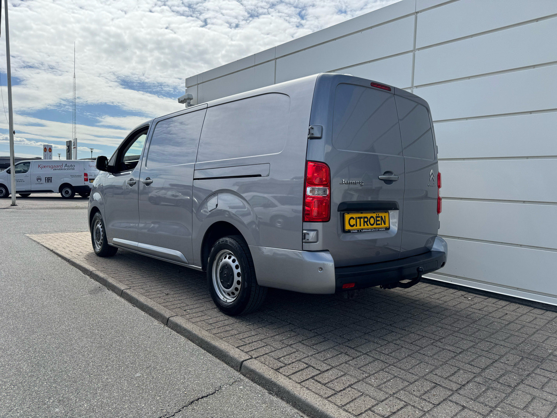 Billede af Citroën Jumpy L3 2,0 Blue HDi Masterline EAT8 180HK Van 8g Aut.