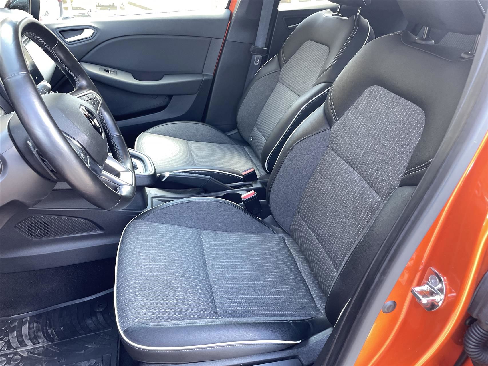 Billede af Renault Clio 1,3 TCE Intens EDC 130HK 5d 7g Aut.