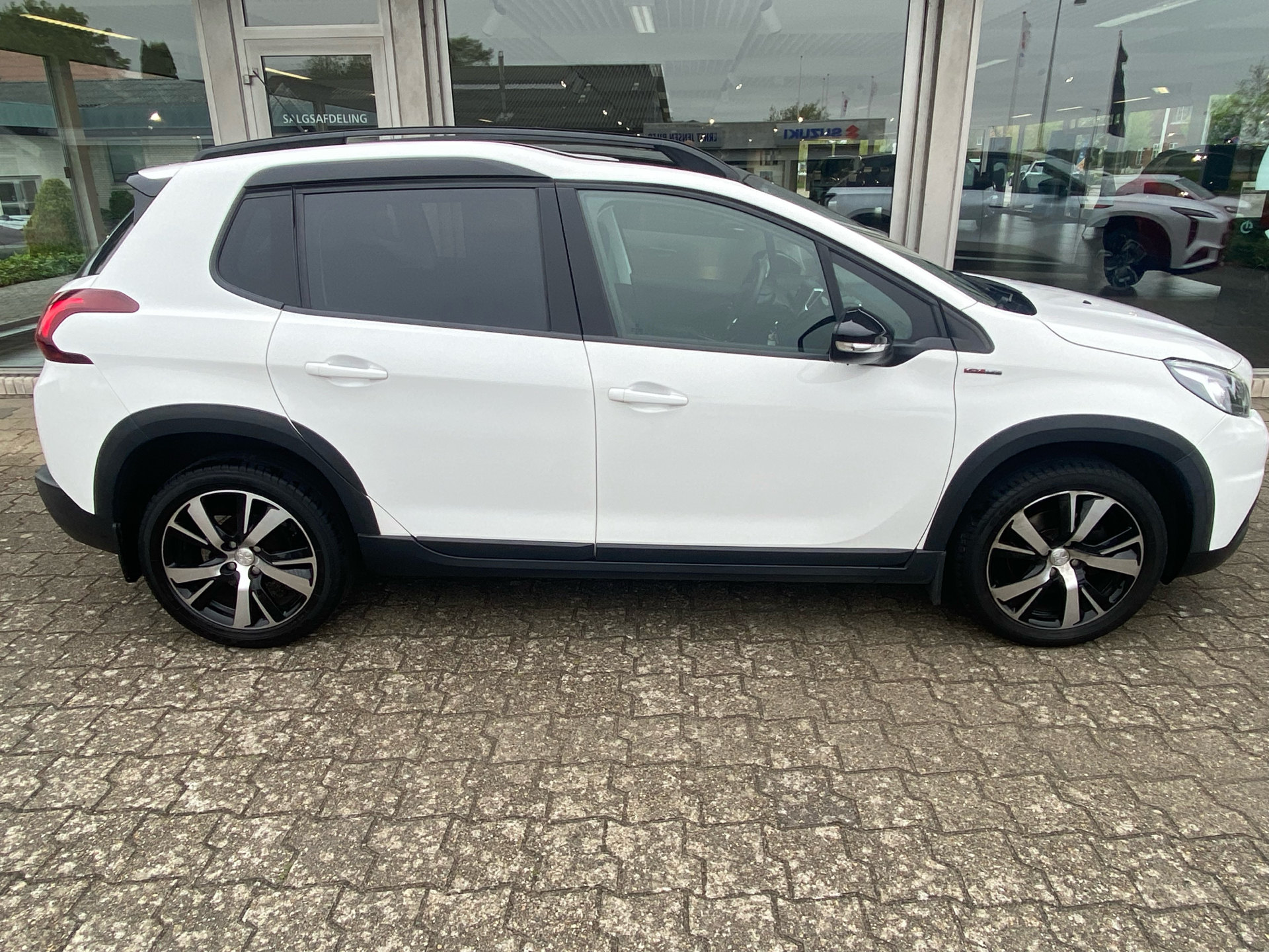 Billede af Peugeot 2008 1,5 BlueHDi GT Line Sky EAT6 120HK 5d 6g Aut.