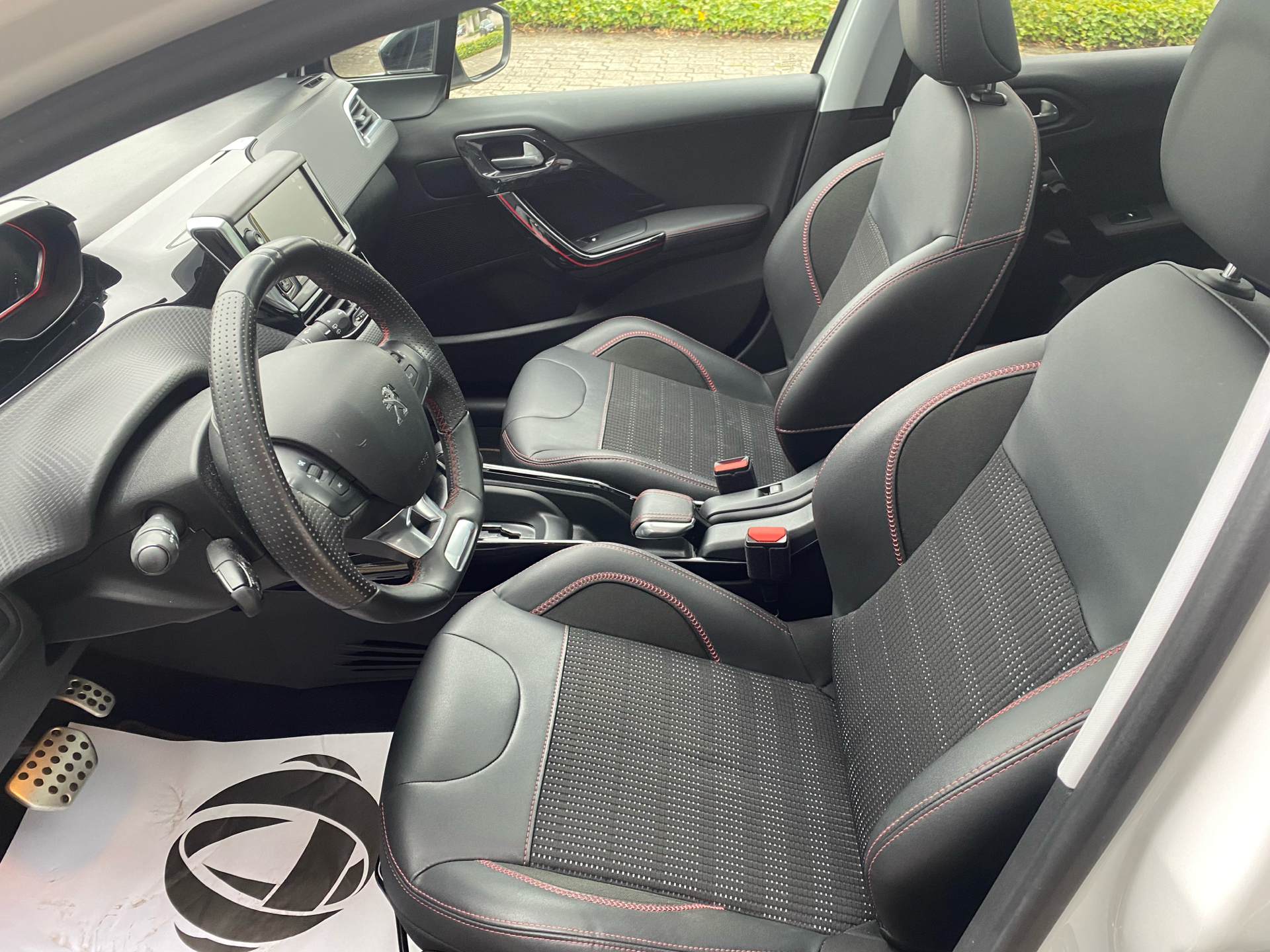 Billede af Peugeot 2008 1,5 BlueHDi GT Line Sky EAT6 120HK 5d 6g Aut.