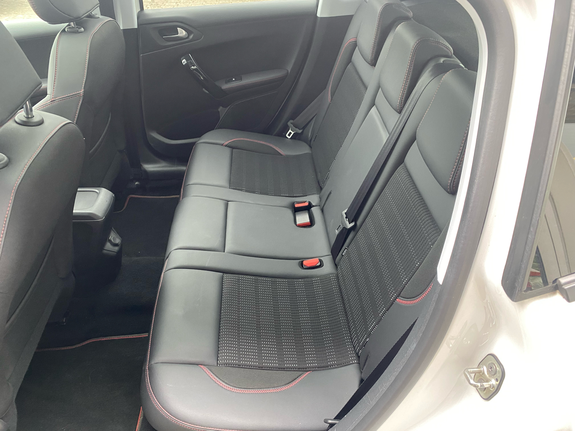 Billede af Peugeot 2008 1,5 BlueHDi GT Line Sky EAT6 120HK 5d 6g Aut.