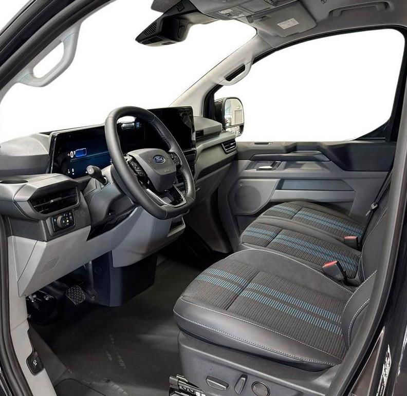 Billede af Ford Transit Custom 320 L2H1 2,5 Plugin-hybrid Sport CVT 233HK Van Trinl. Gear