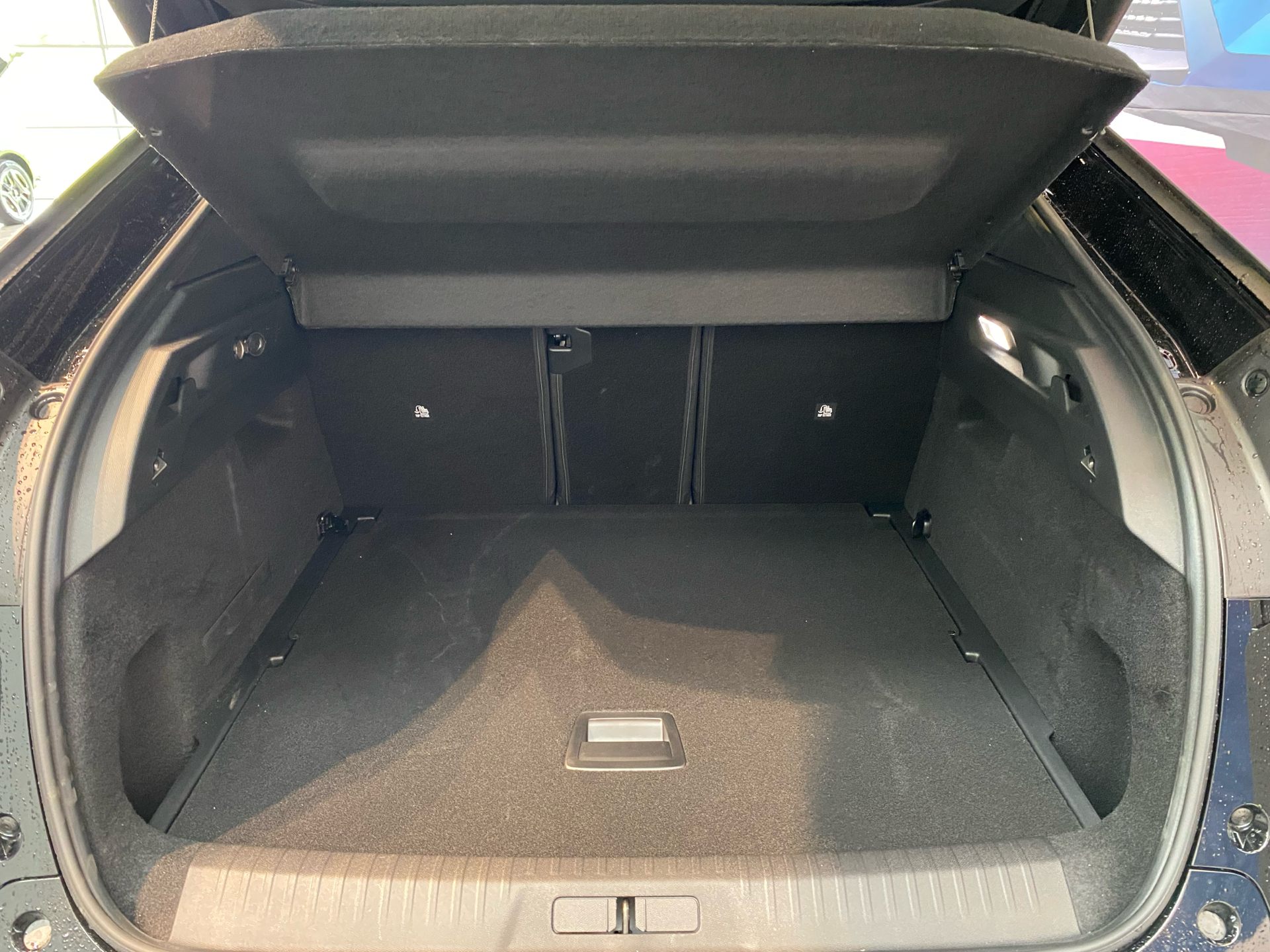 Billede af Peugeot e-3008 EL GT Pack 210HK 5d Aut.