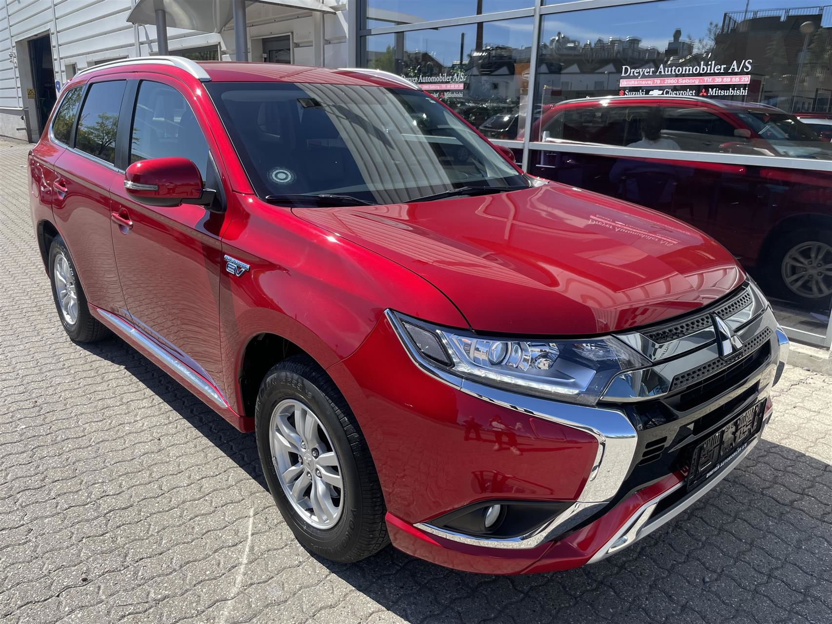 Billede af Mitsubishi Outlander 2,4 PHEV  Plugin-hybrid Inform+ 4WD 224HK 5d 6g Trinl. Gear
