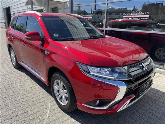 Mitsubishi Outlander 2,4 PHEV  Plugin-hybrid Inform+ 4WD 224HK 5d 6g Trinl. Gear