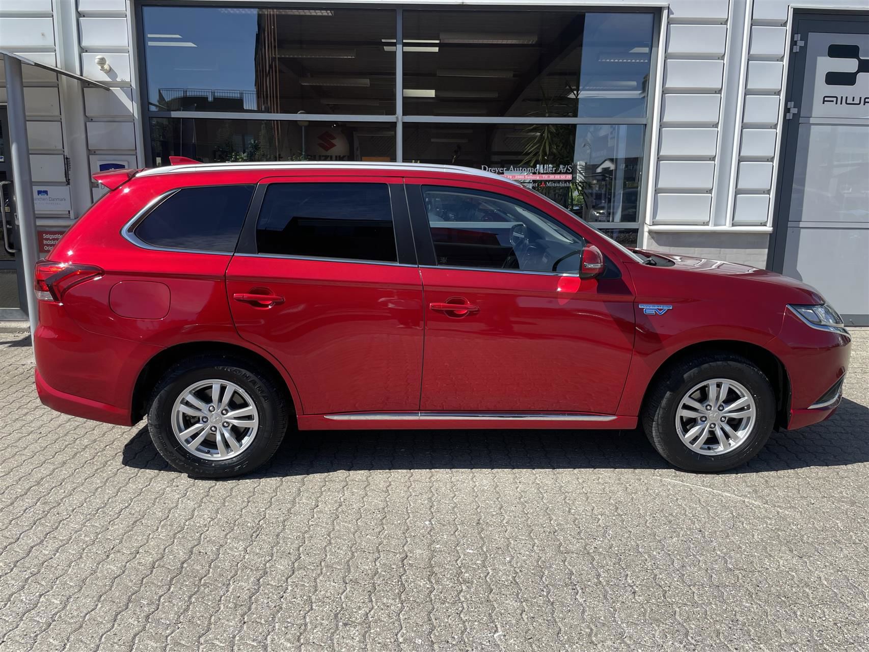 Billede af Mitsubishi Outlander 2,4 PHEV  Plugin-hybrid Inform+ 4WD 224HK 5d 6g Trinl. Gear