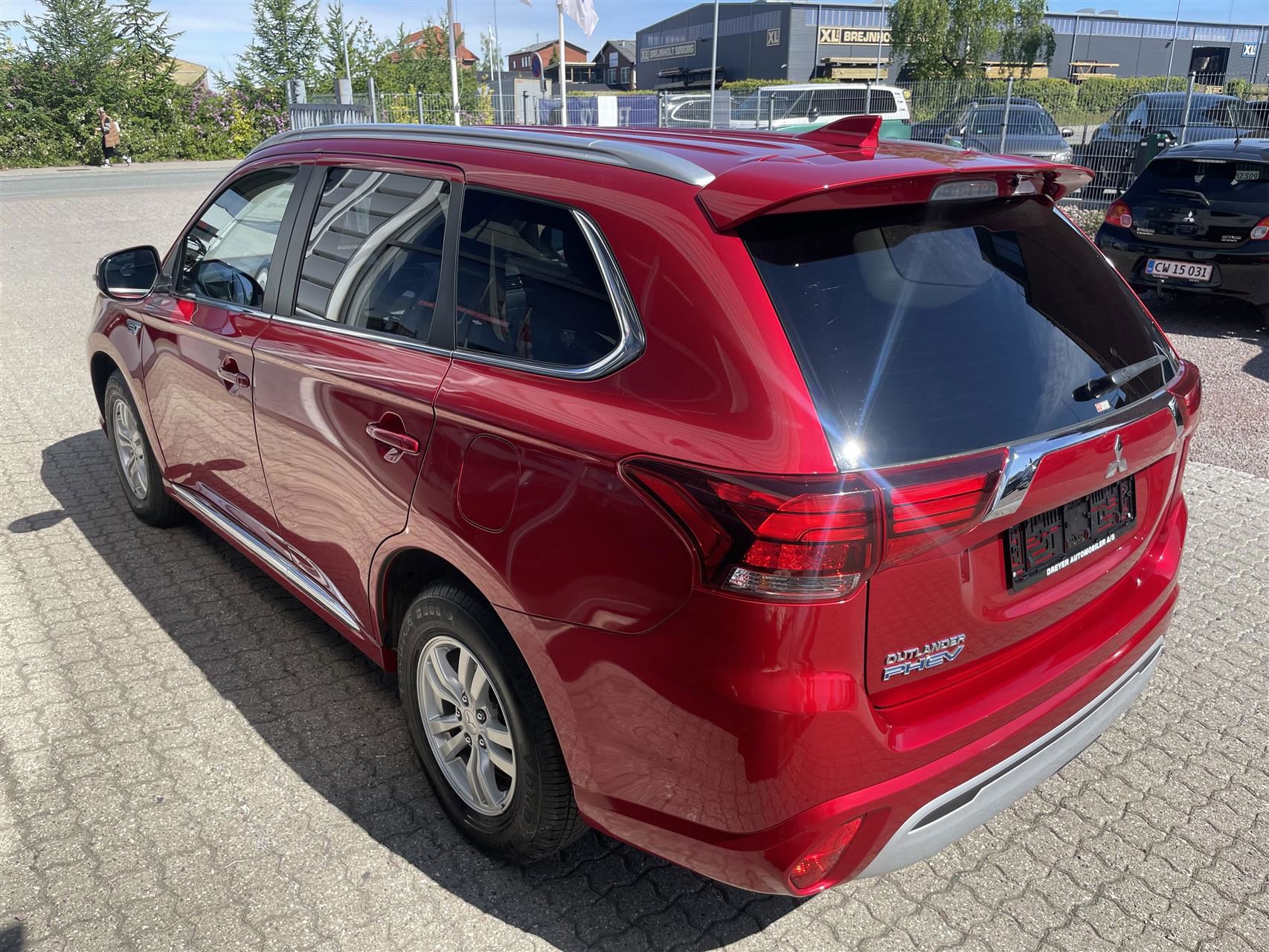 Billede af Mitsubishi Outlander 2,4 PHEV  Plugin-hybrid Inform+ 4WD 224HK 5d 6g Trinl. Gear
