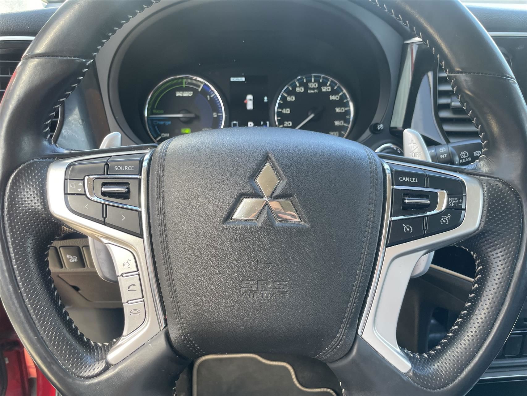 Billede af Mitsubishi Outlander 2,4 PHEV  Plugin-hybrid Inform+ 4WD 224HK 5d 6g Trinl. Gear