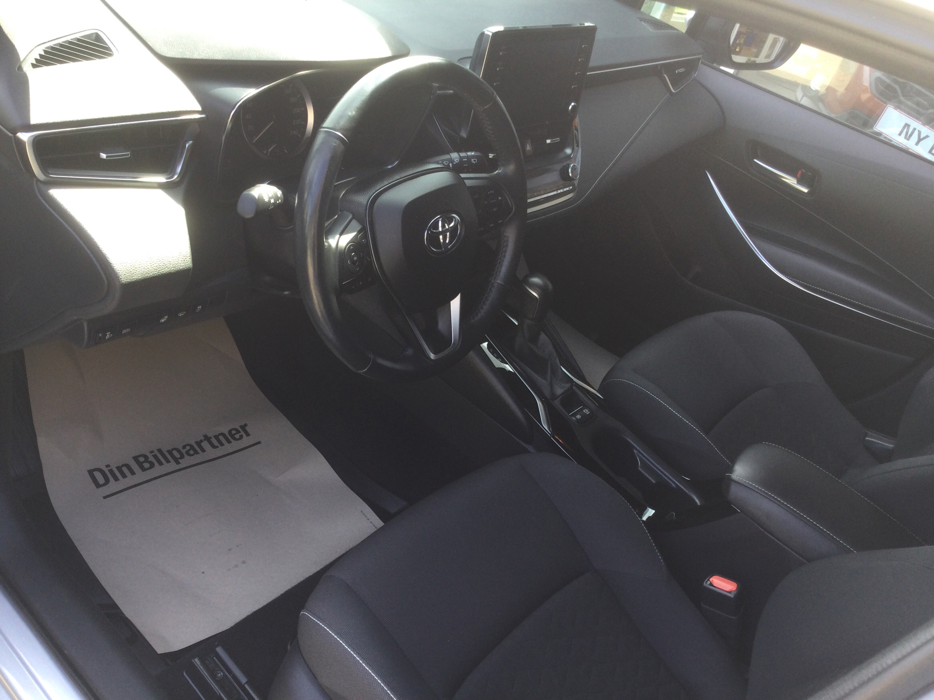 Billede af Toyota Corolla Touring Sports 1,8 Hybrid Active E-CVT 122HK Stc Trinl. Gear