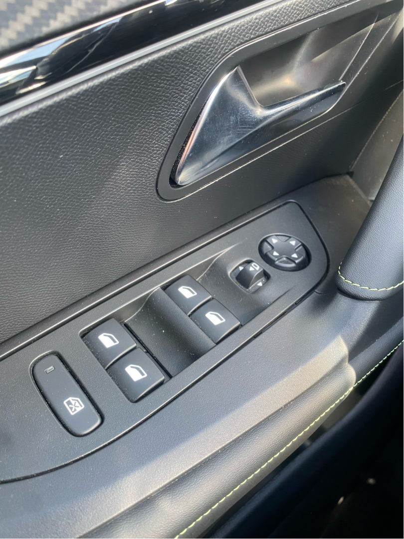 Billede af Peugeot e-2008 EL GT Sky 136HK 5d Aut.