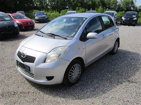 Toyota Yaris 1,4 D-4D Linea Terra 90HK 5d