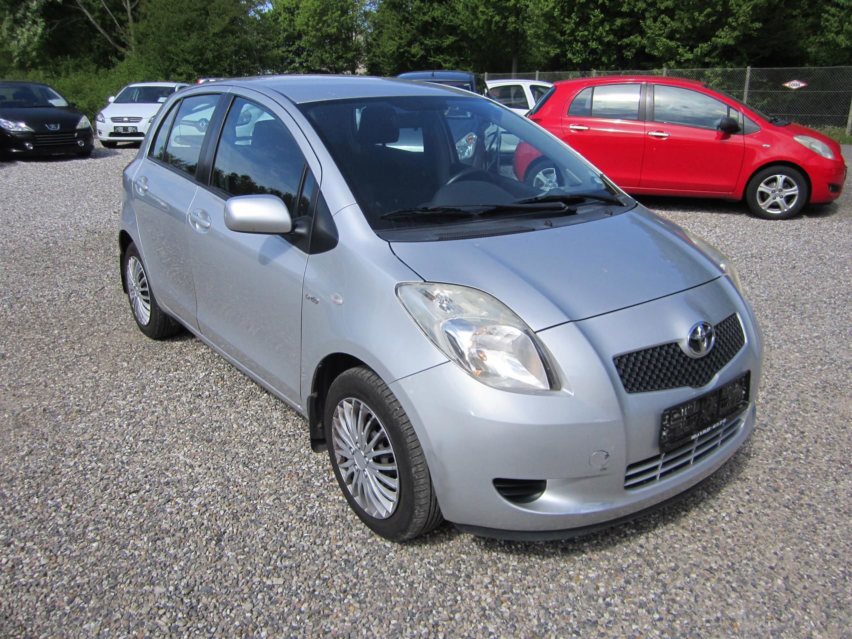 Billede af Toyota Yaris 1,4 D-4D Linea Terra 90HK 5d