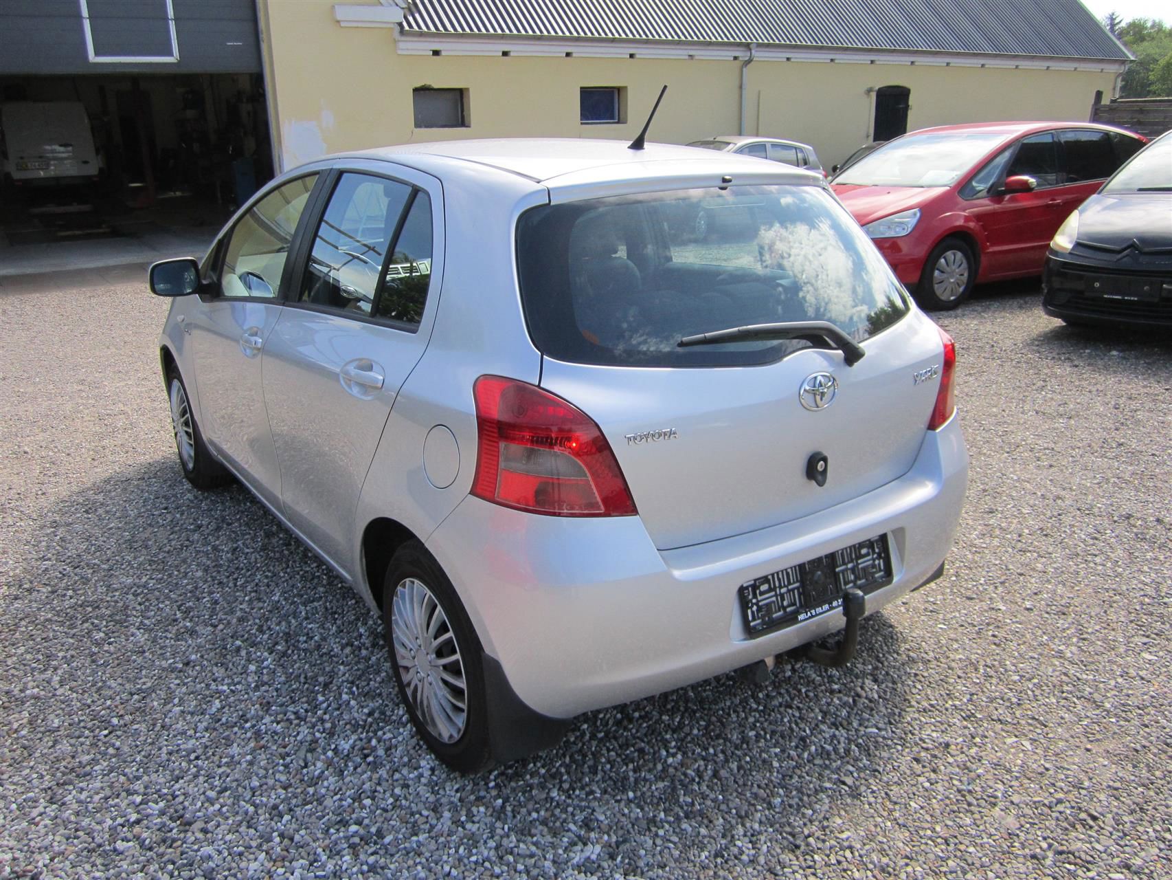 Billede af Toyota Yaris 1,4 D-4D Linea Terra 90HK 5d