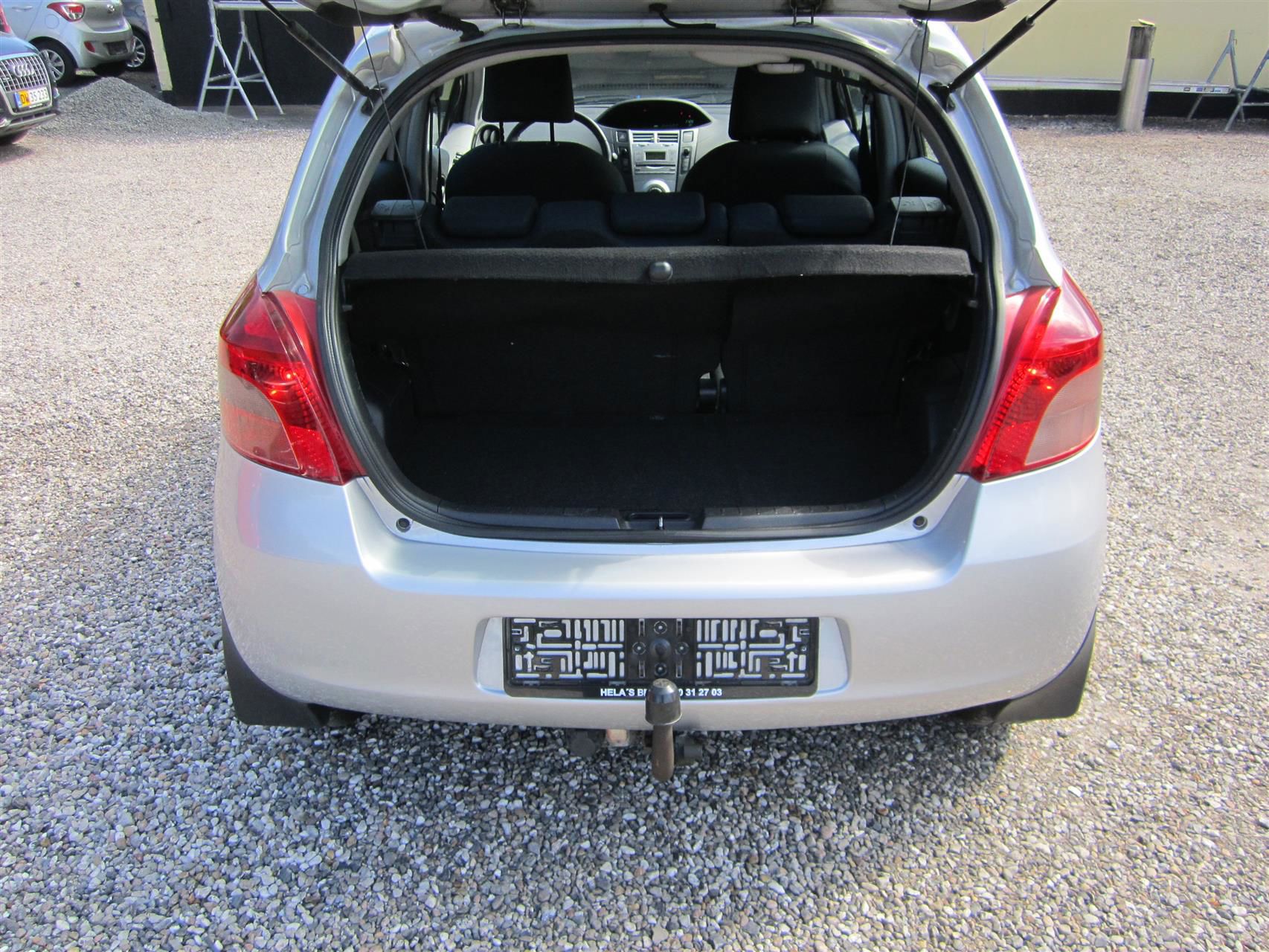 Billede af Toyota Yaris 1,4 D-4D Linea Terra 90HK 5d