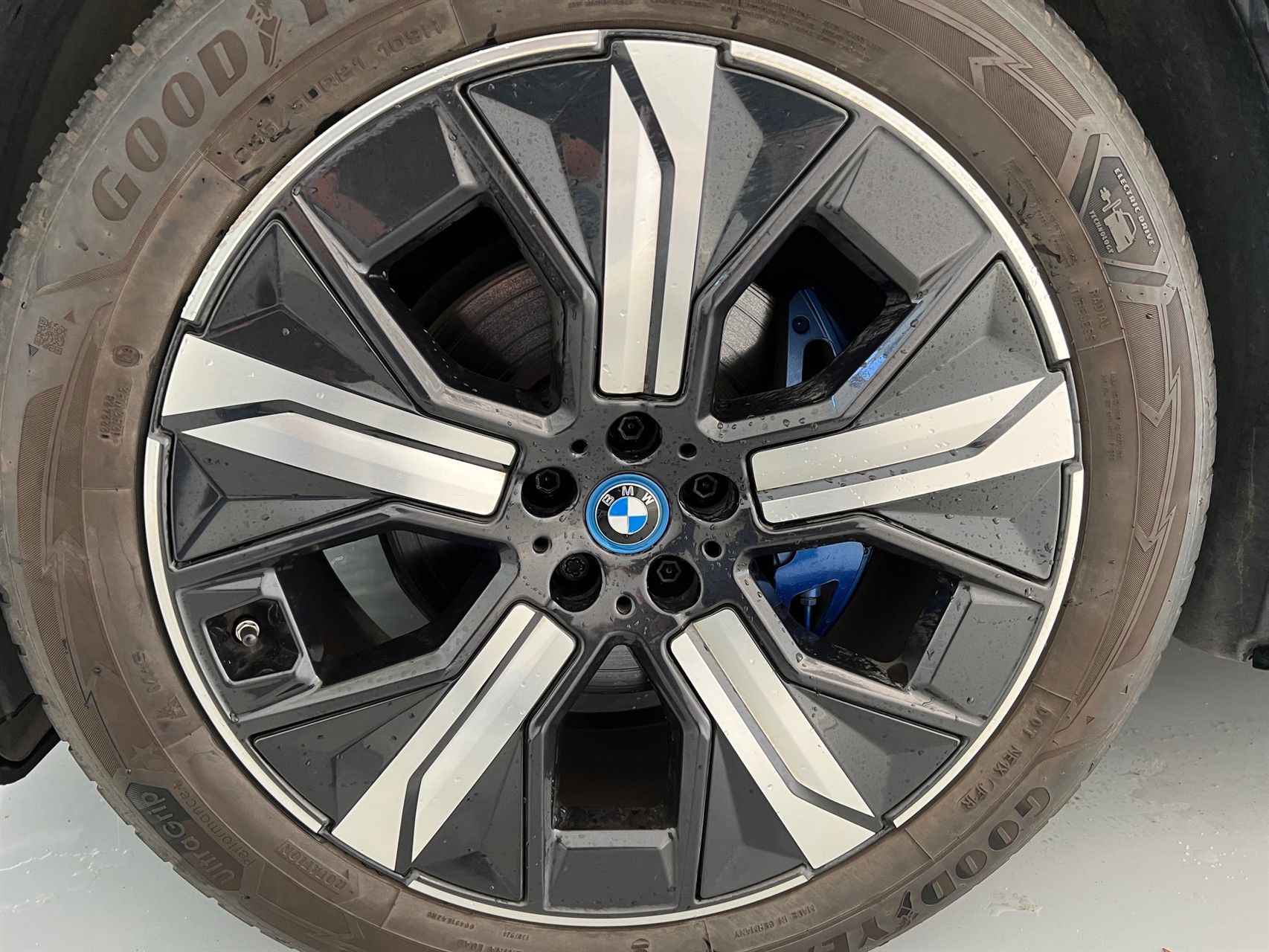 Billede af BMW iX 40 EL Sport XDrive 326HK 5d Aut. 
