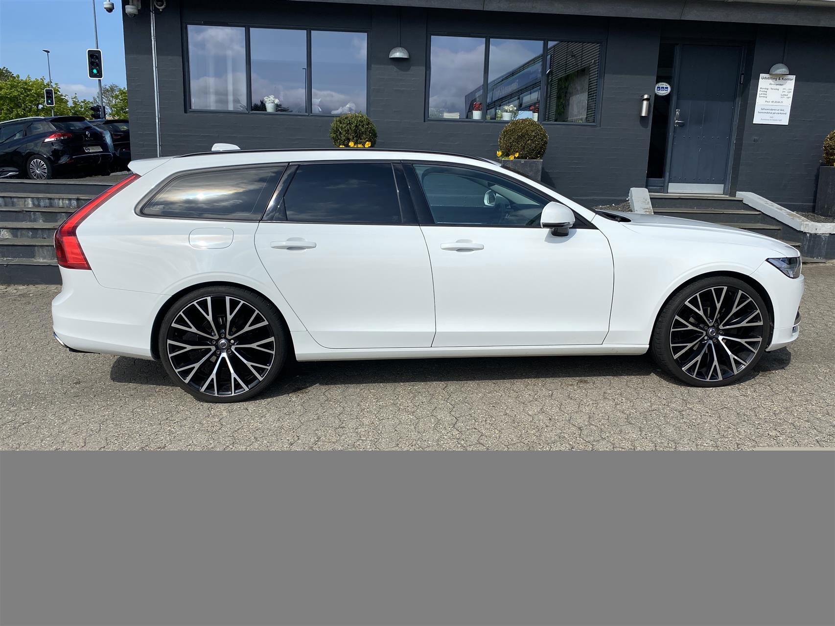 Billede af Volvo V90 2,0 D3 Kinetic 150HK Stc 6g Aut.