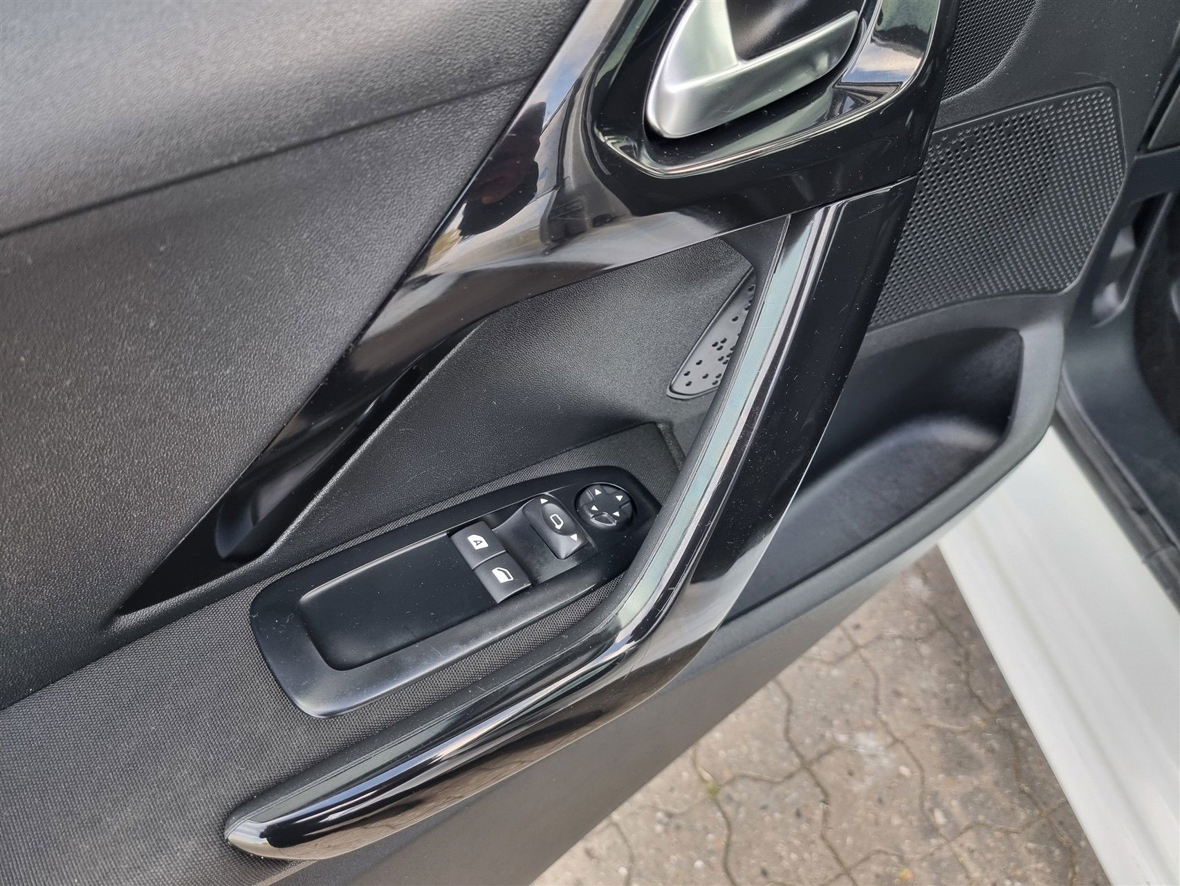 Billede af Peugeot 208 1,6 BlueHDi Desire Sky 100HK 5d
