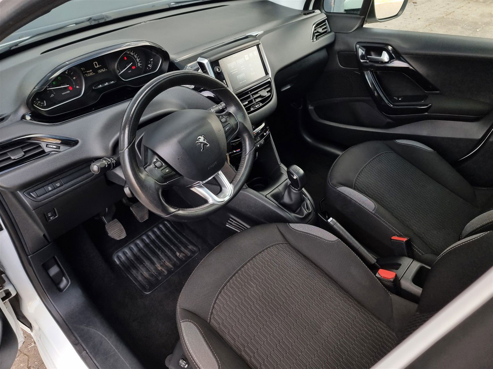 Billede af Peugeot 208 1,6 BlueHDi Desire Sky 100HK 5d