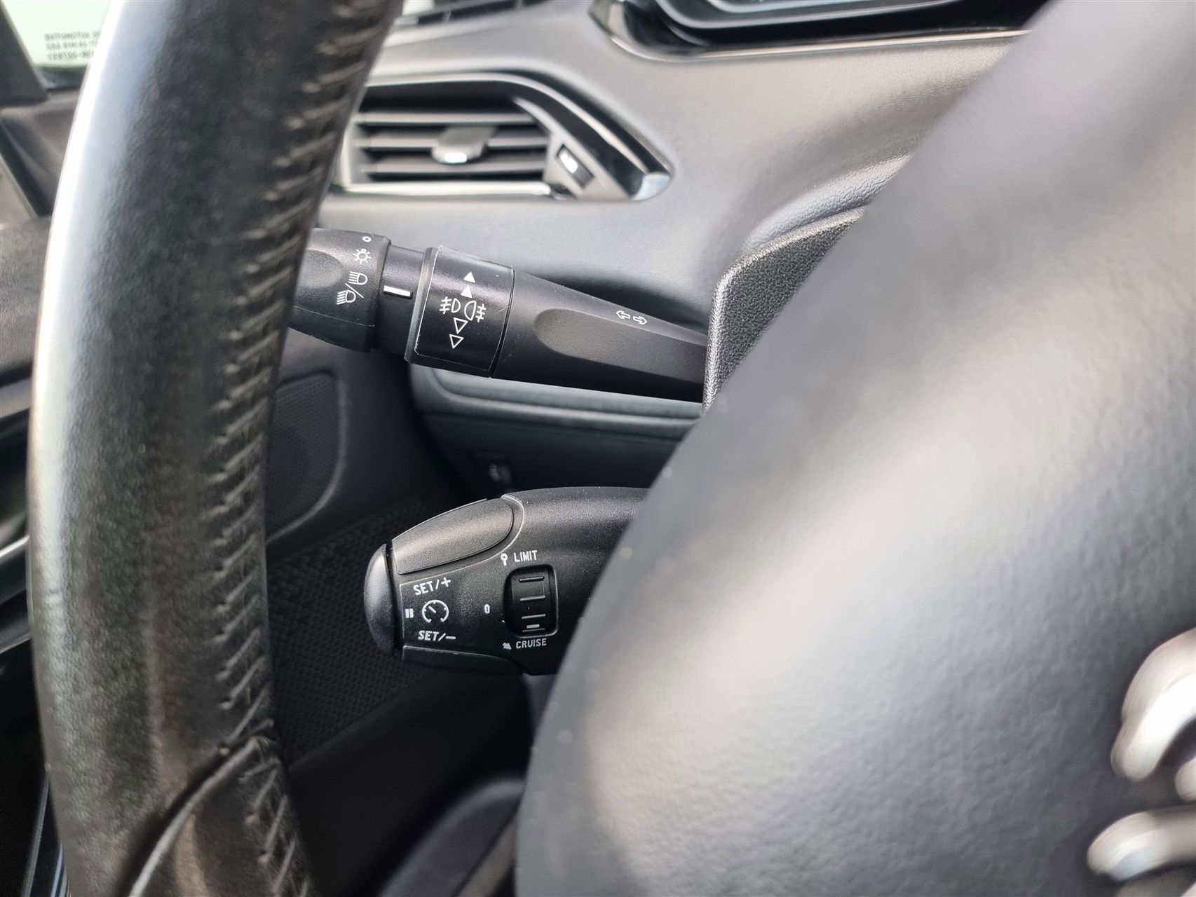 Billede af Peugeot 208 1,6 BlueHDi Desire Sky 100HK 5d