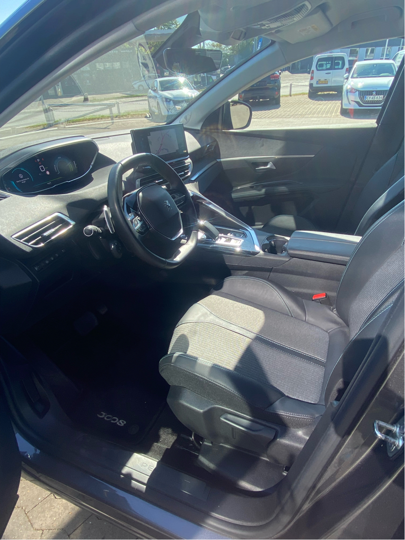 Billede af Peugeot 3008 1,6 PureTech  Plugin-hybrid Allure Pack EAT8 225HK 5d 8g Aut.
