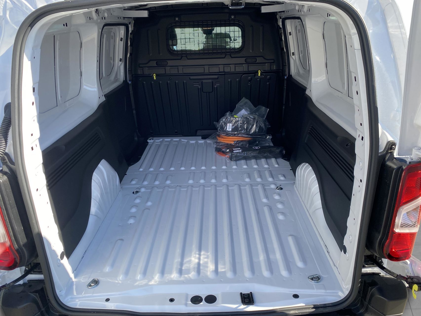 Billede af Toyota Proace City Electric Long EL Comfort Master 2 Skydedøre 136HK Van Aut.