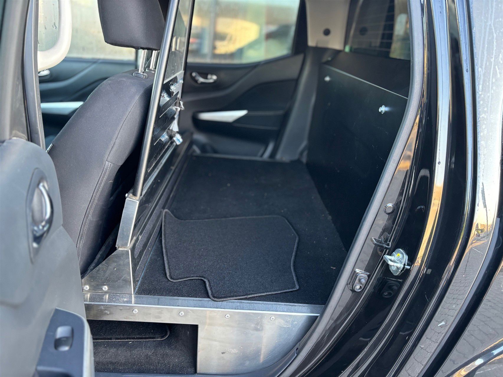 Billede af Nissan Navara Dob. Cab 2,3 DCi N-Connecta 4x4 190HK DobKab 7g Aut.