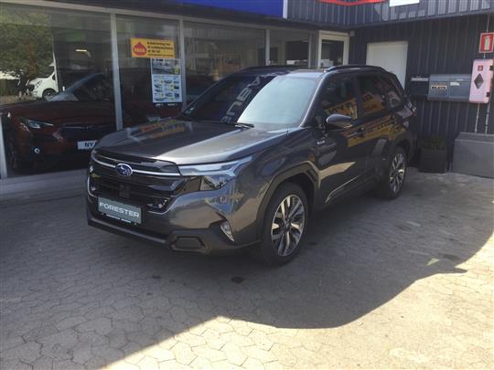 Subaru Forester 2,0 e-Boxer Touring AWD Lineartronic 136HK 5d Aut.