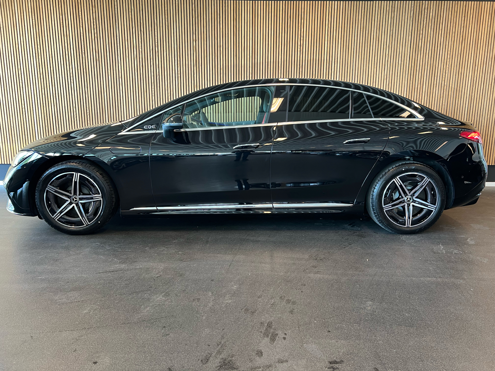 Billede af Mercedes-Benz EQE 300 EL AMG Line 245HK Aut.