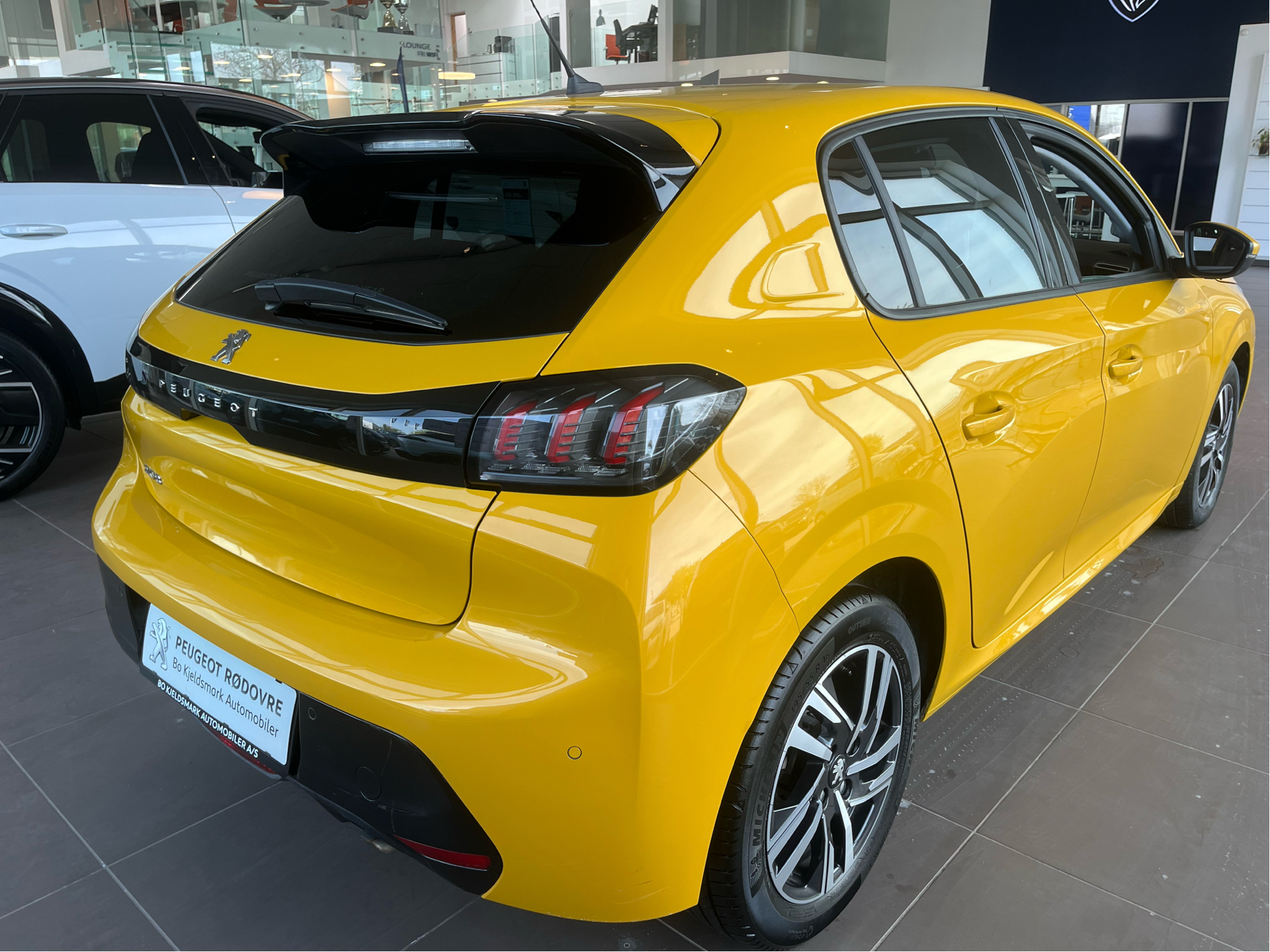 Billede af Peugeot 208 1,2 PureTech Allure EAT8 100HK 5d 8g Aut.